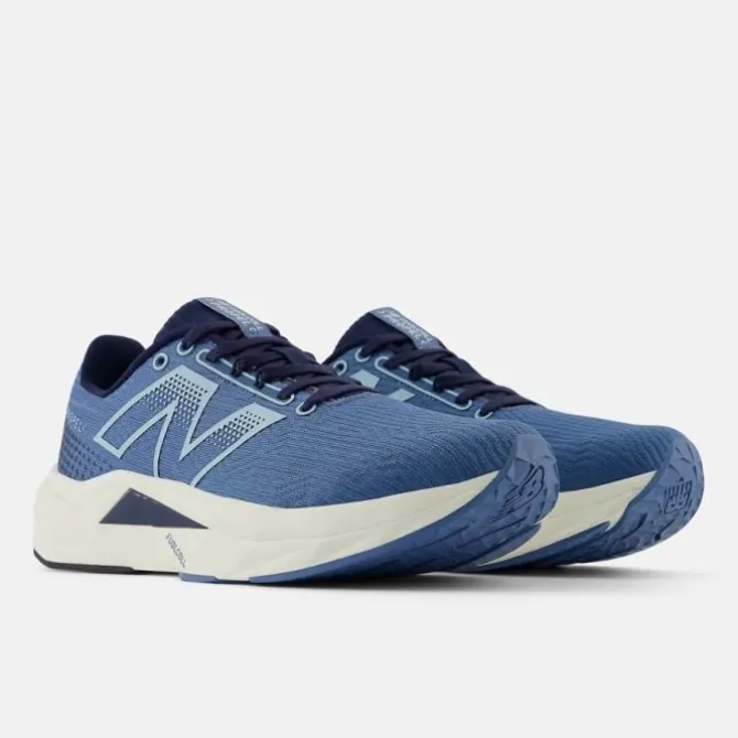 New Balance FuelCell Propel v5