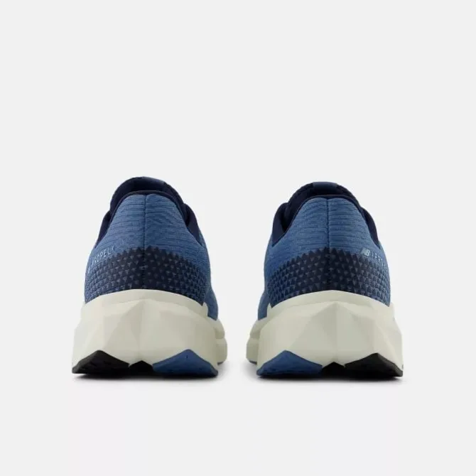 New Balance FuelCell Propel v5