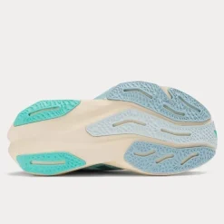 New Balance FuelCell Rebel V4
