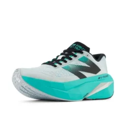 New Balance FuelCell SuperComp Trainer V3