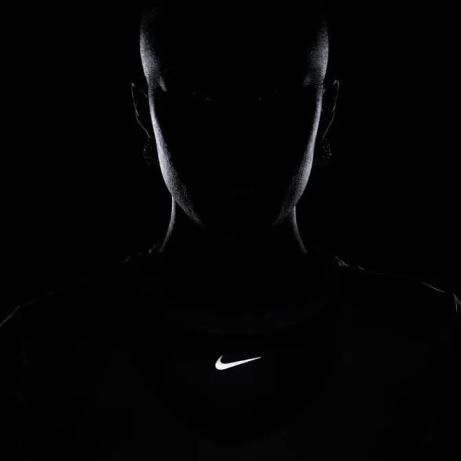 Nike Dri-FIT One Classic Short Sleeve Tee