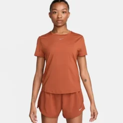 Nike Dri-FIT One Classic Short Sleeve Tee
