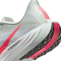 Nike Pegasus Plus