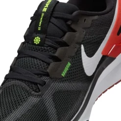 Nike Structure 25