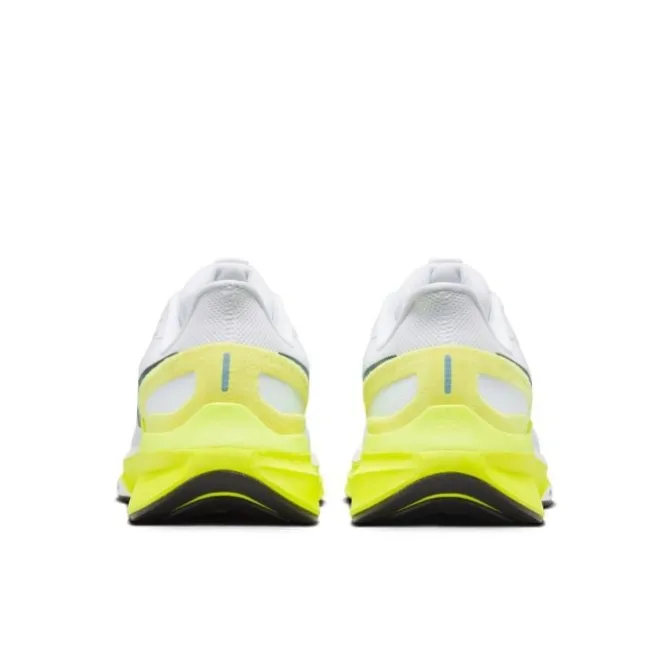 Nike Structure 25