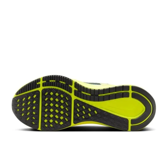 Nike Structure 25