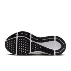 Nike Structure 25