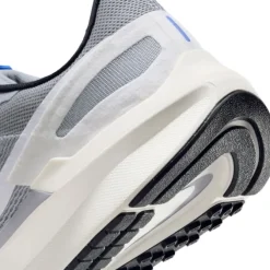 Nike Structure 25
