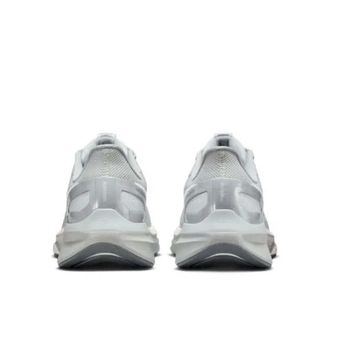 Nike Structure 25