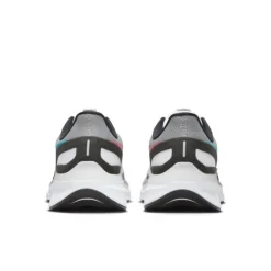 Nike Structure 25