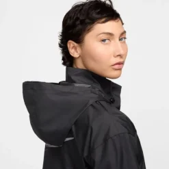 Nike Swoosh Heathered Fast Repel Jacket