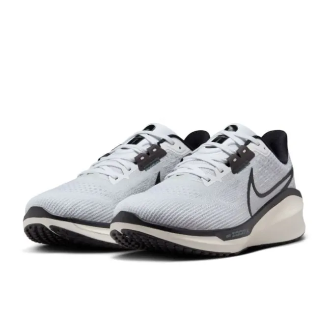 Nike Vomero 17